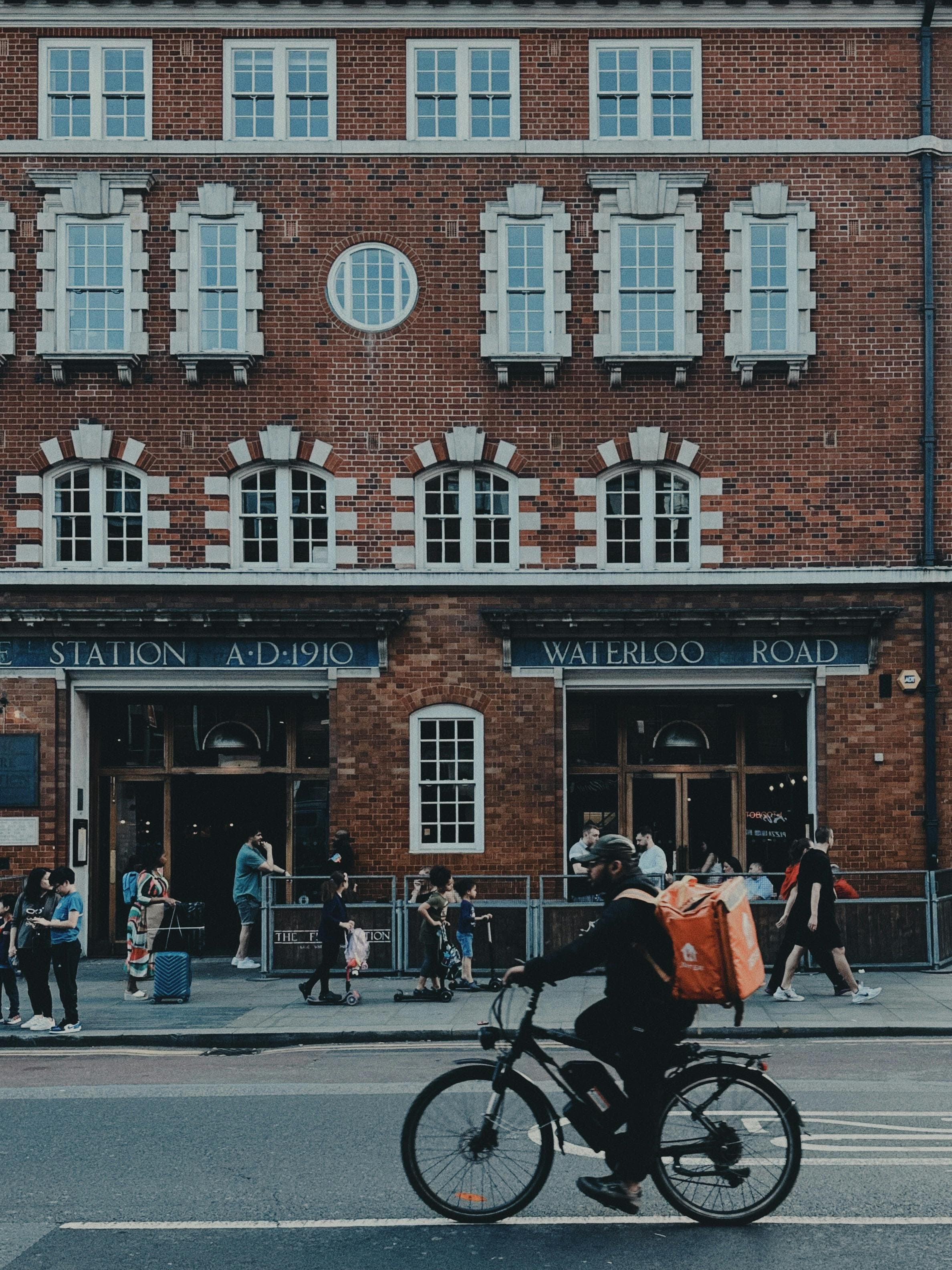 Hyperlocal and Mobility